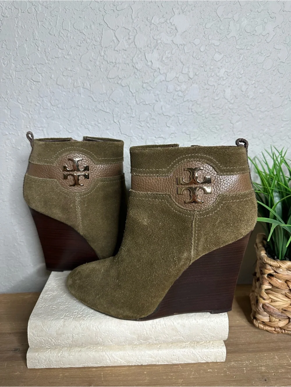 Tory Burch olive green suede wood wedge ankle boot with gold TT accent. Size 8.5